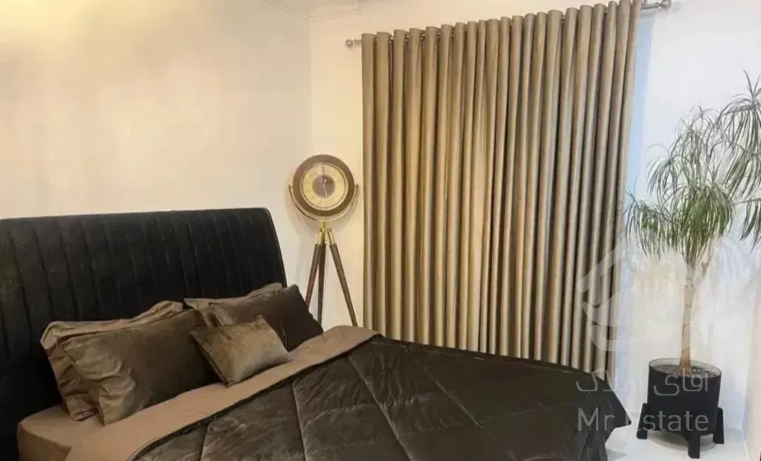 ۱۰۰ متر / ۲ خواب / ۳ ساله / سقف ۴ متری / روف‌گاردن