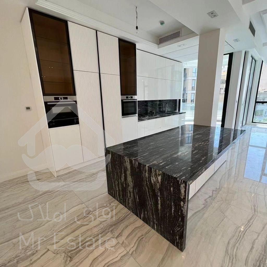 ۲۰۰ متر نیاوران / ۴ تراس بزرگ و قابل چیدمان