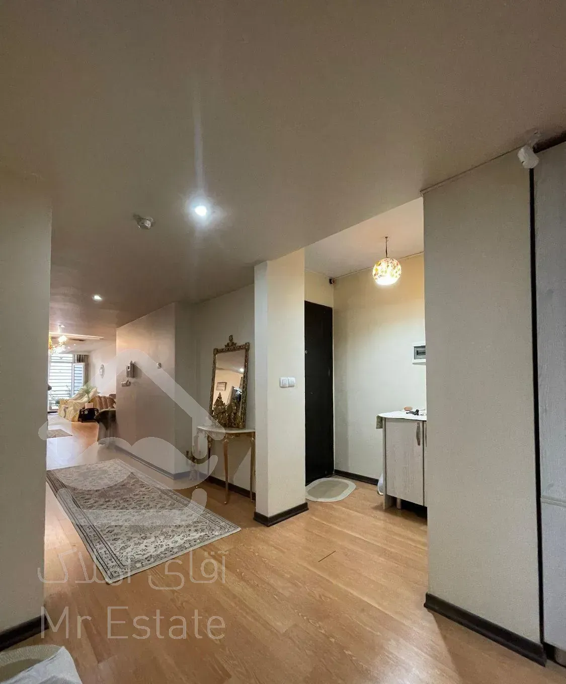 ۱۵۳ متر بافت اصلی شهرک دو پارکینگ کوچه نگهبانی