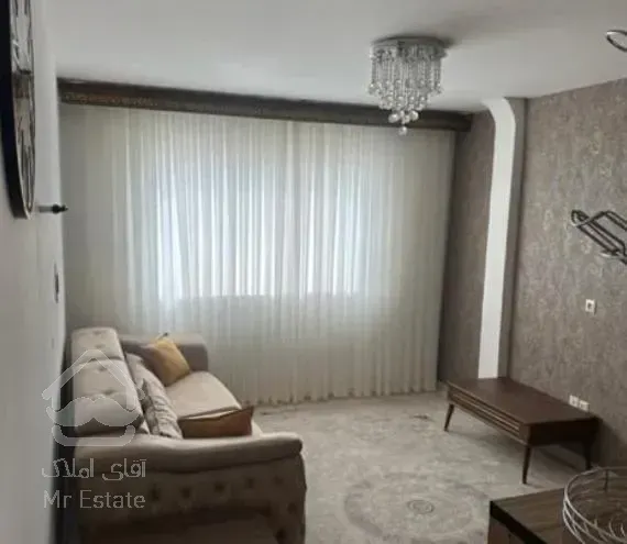 ۴۰ متری/نورگیر/پارکینگ دار /تک واحدی