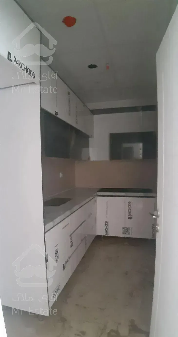 واحد 100 متر اداری*آکاداسنتر دریاچه دریاچه چیتگر *