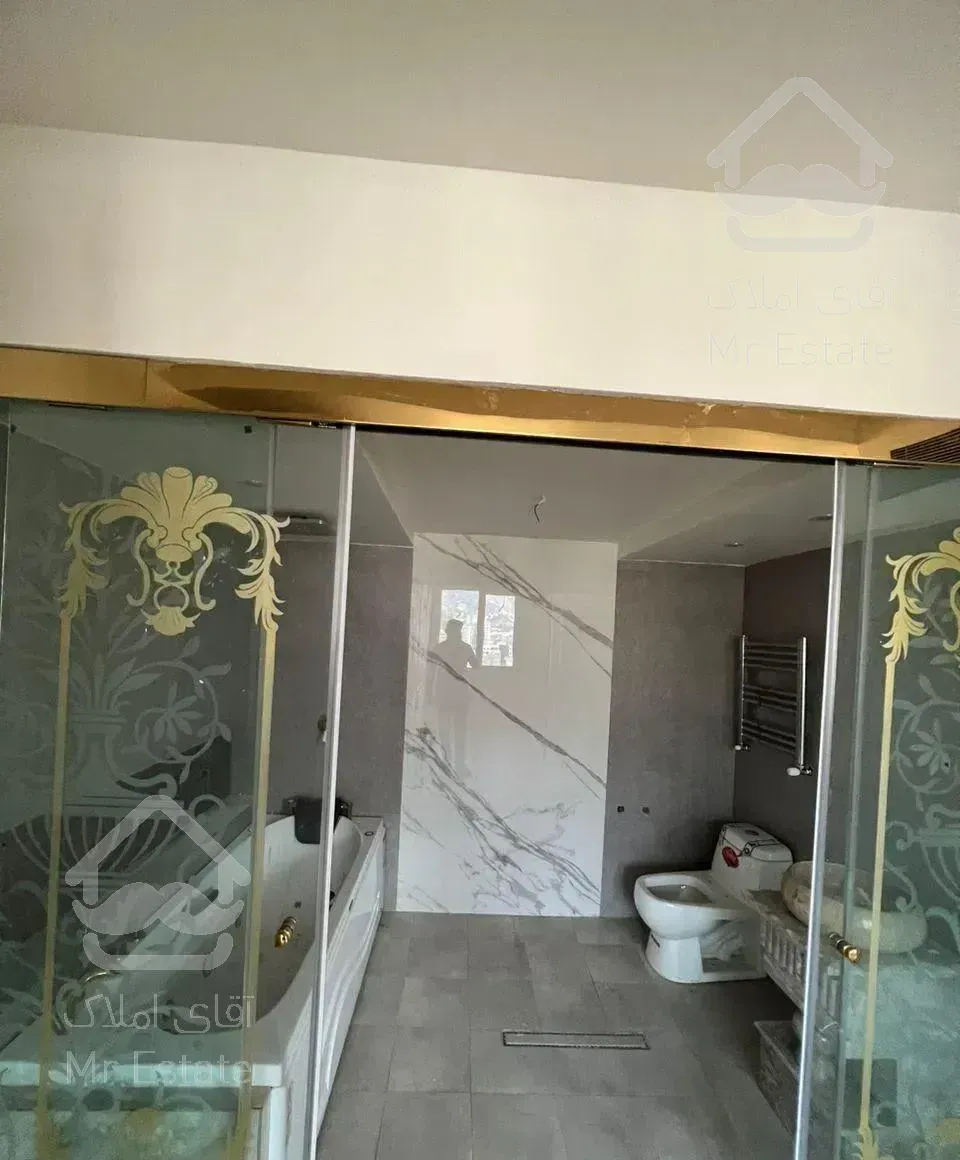 189 م / کلید نخورده / فول دیزاین /متریال اروپایی