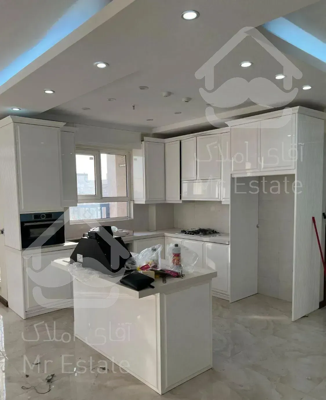 * خواجه عبدالله ۱۰۲متر' نوساز - ۲پارکینگ سندی *