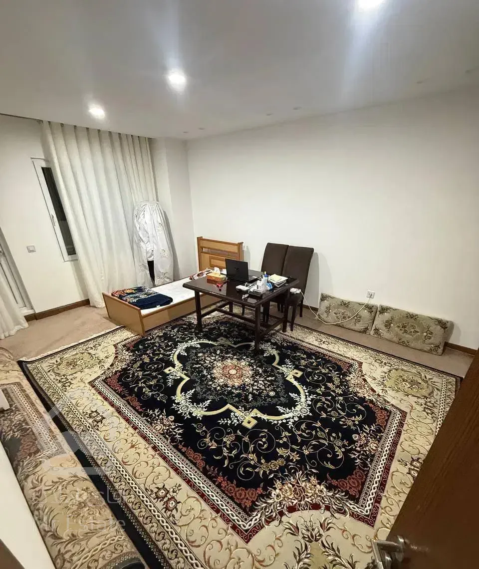 فروش آپارتمان لوکس،باهنر/۲۱۰متر،حیاط اختصاصی