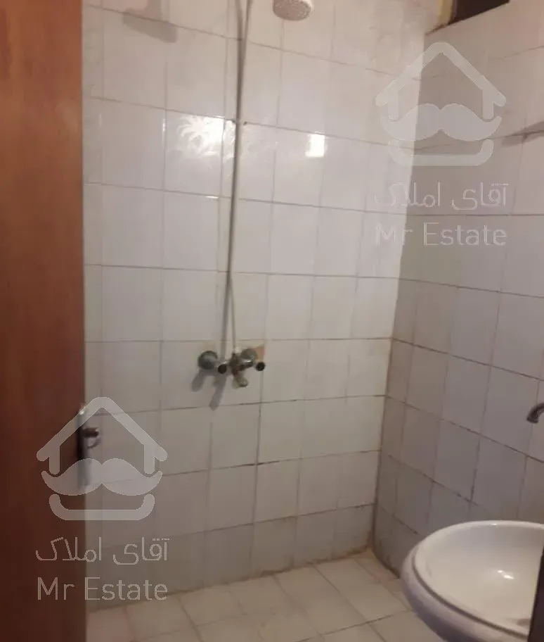 آپارتمان وامدار  200میلیون  خیابان گلشن