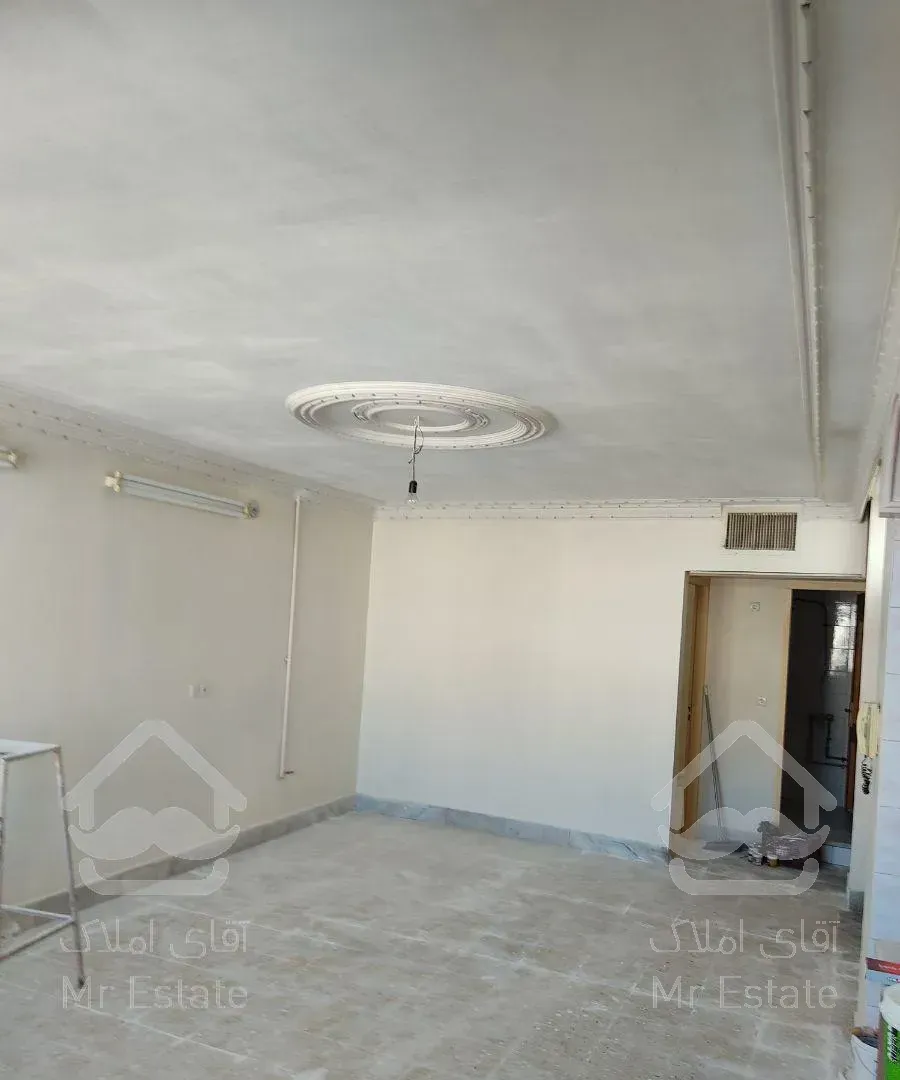 آپارتمان ۹۴ متری  طبقه دوم روی پارکینگ و ۲خواب