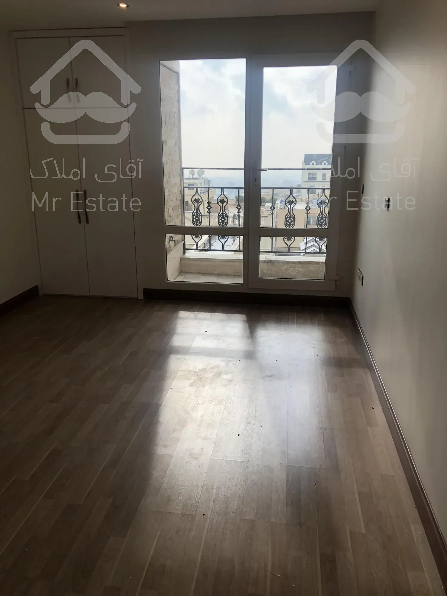 رهن و اجاره آپارتمان ۲۱۵ متری ۳ خوابه نیاوران