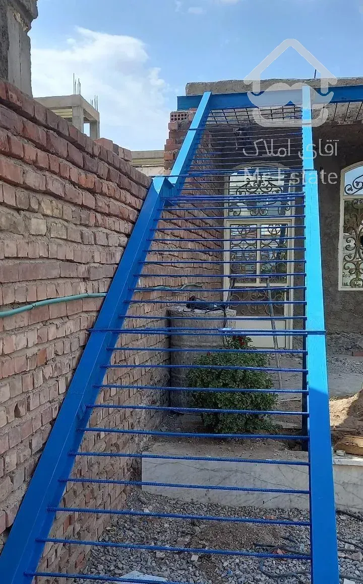 اجرای ضدزنگ سازه های فلزی ودرب وپنجره وغیره