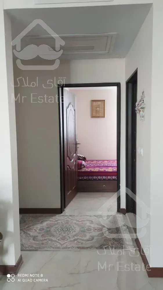 برج مجلل خرازی تمیز،بدون پرتی، غرق در نور