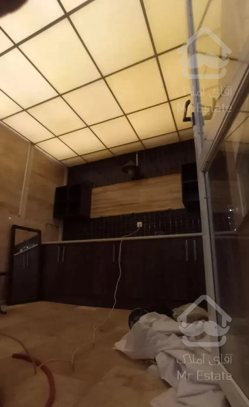 هروی ۱۳۵ متر سه خواب رو به آفتاب