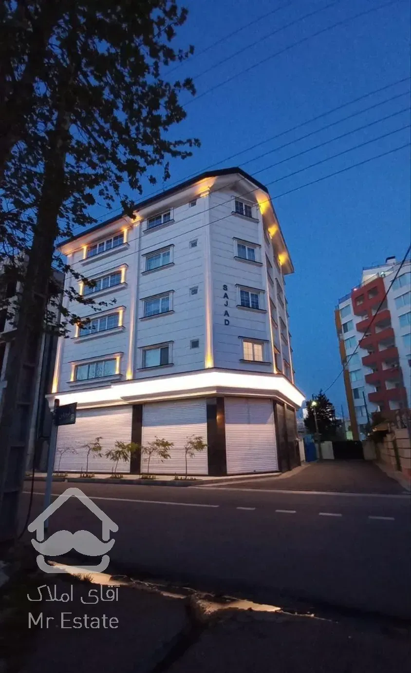 آپارتمان ۱۶۵ متر ۳ خواب طبقه آخر تک واحد / رویان