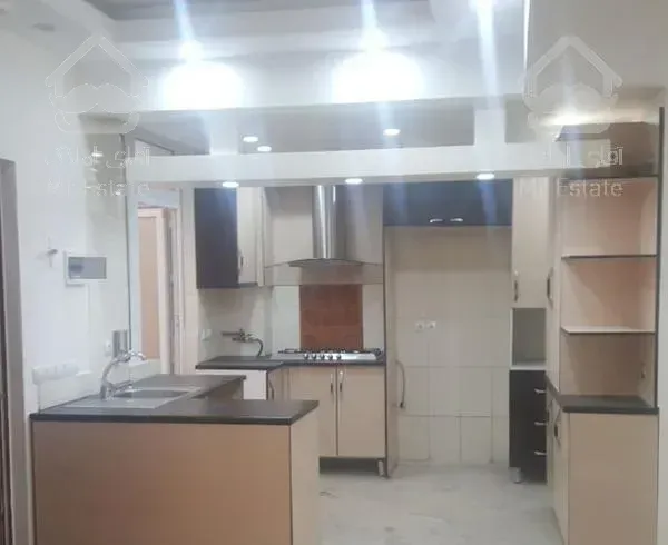 ۹۵ متر  ۸ ساله شهران کم واحد سالن پرده خور