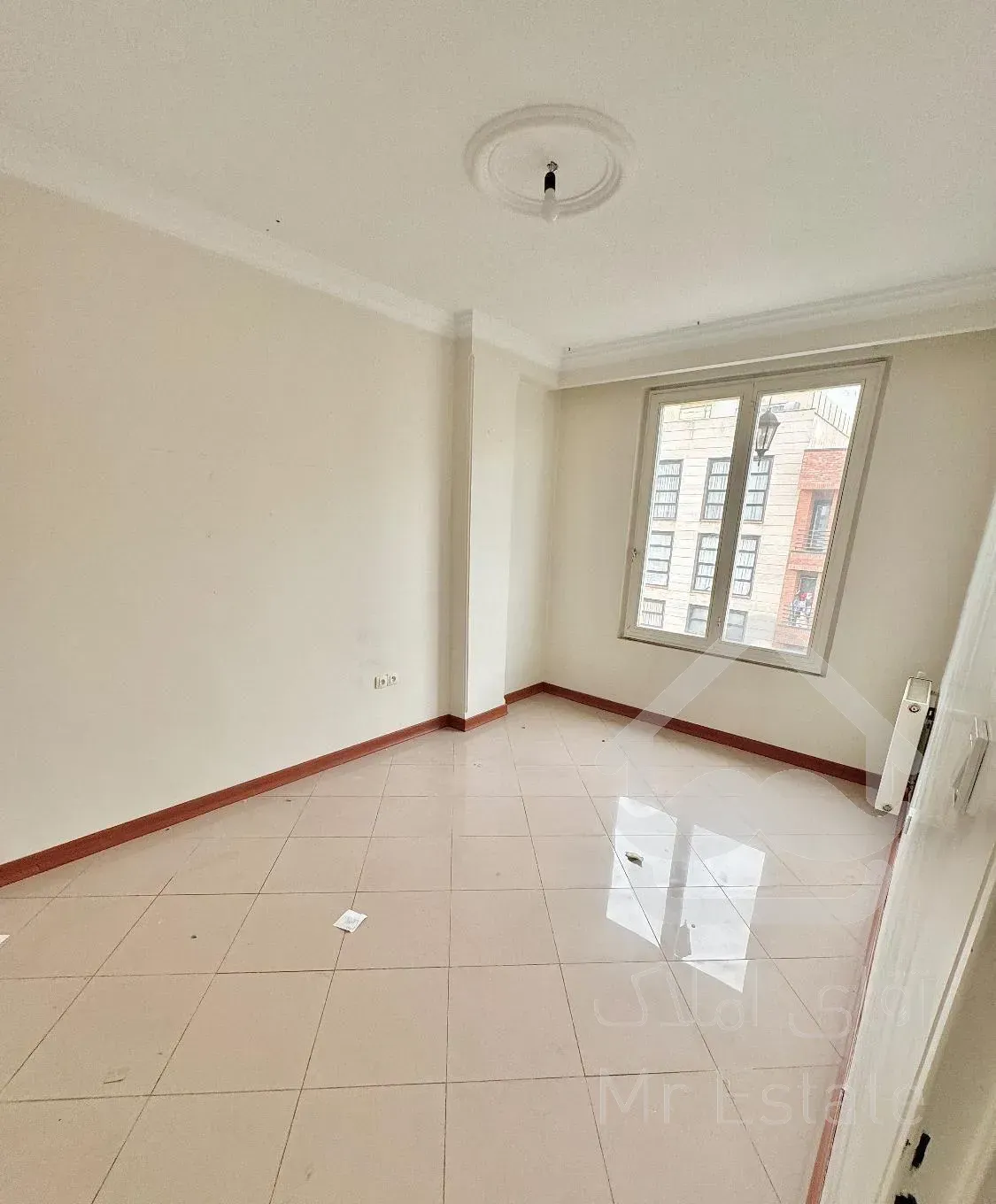 ۹۱ متر دو‌خوابه نزدیک مترو میدان ولیعصر