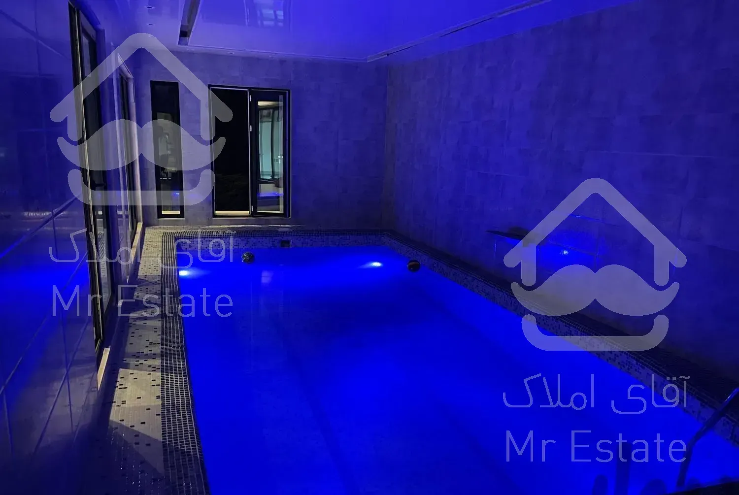 ویلای دوخوابه استخردار چهار فصل مدرن منوری