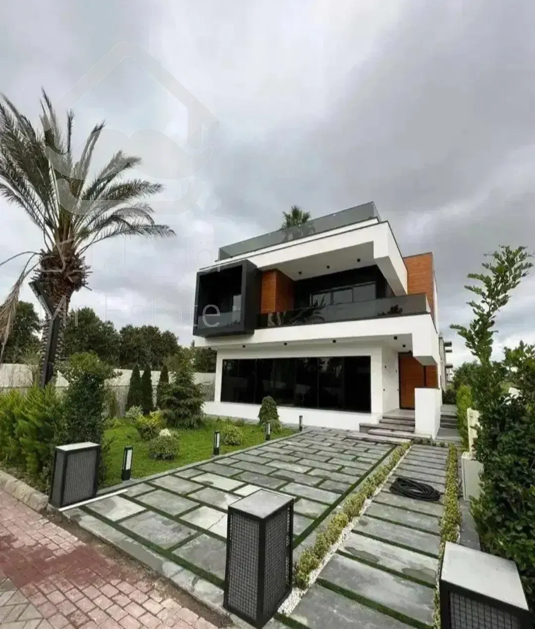 ویلامدرن ویوابدی کوه و جنگل وسنددار۳۵۰زمین/۲۵۰بنا