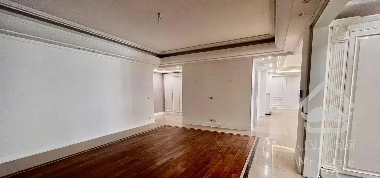 ولنجک ٢٤٥ متر ٤ خواب/فول امکانات/تراس