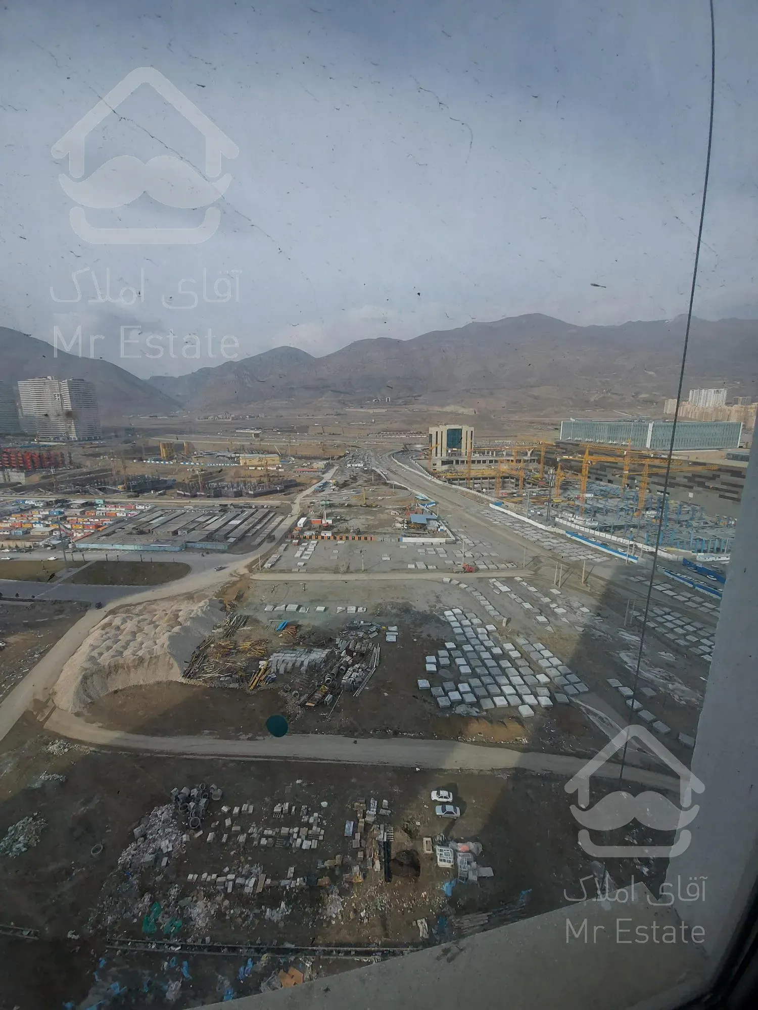 ۹۹ متری دریاچه بدون مشرف دیزاین شده