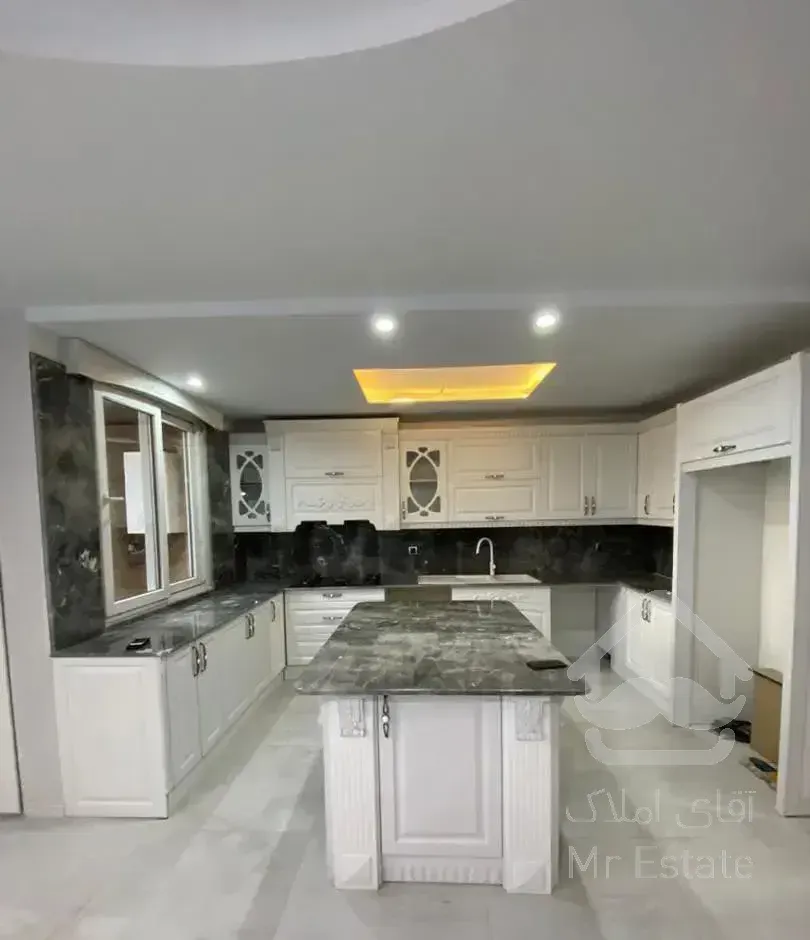 ۱۰۰متر۳ساله۲نبش جنوبی روبکوچه و‌افتاب سرمایه گذاری