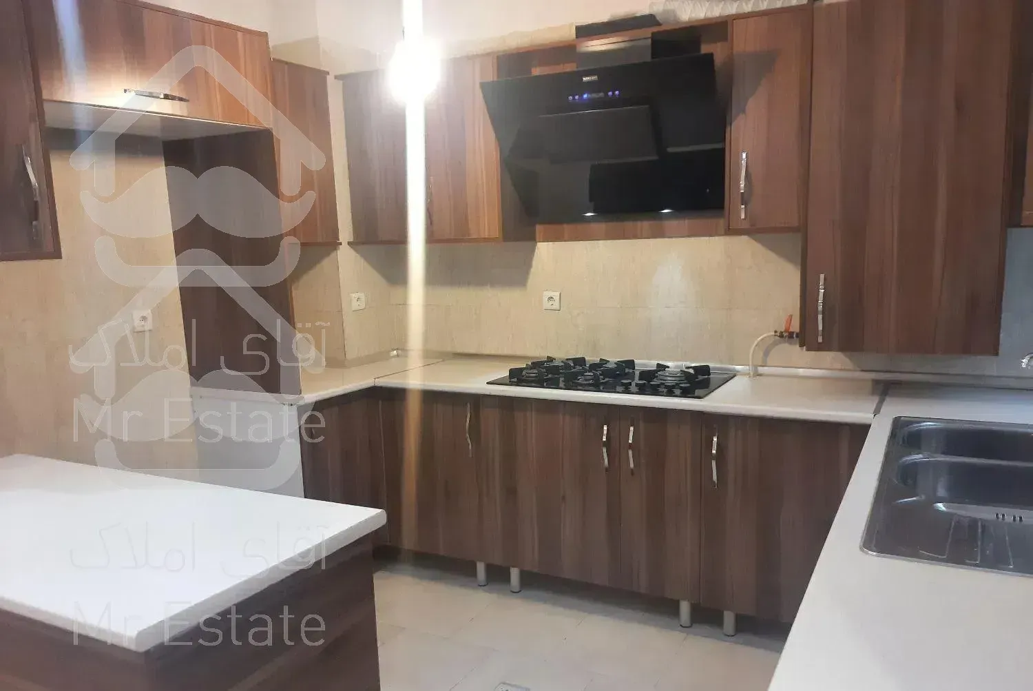 آپارتمان پونک ( شاهین شمالی ) ، ۷۱متر