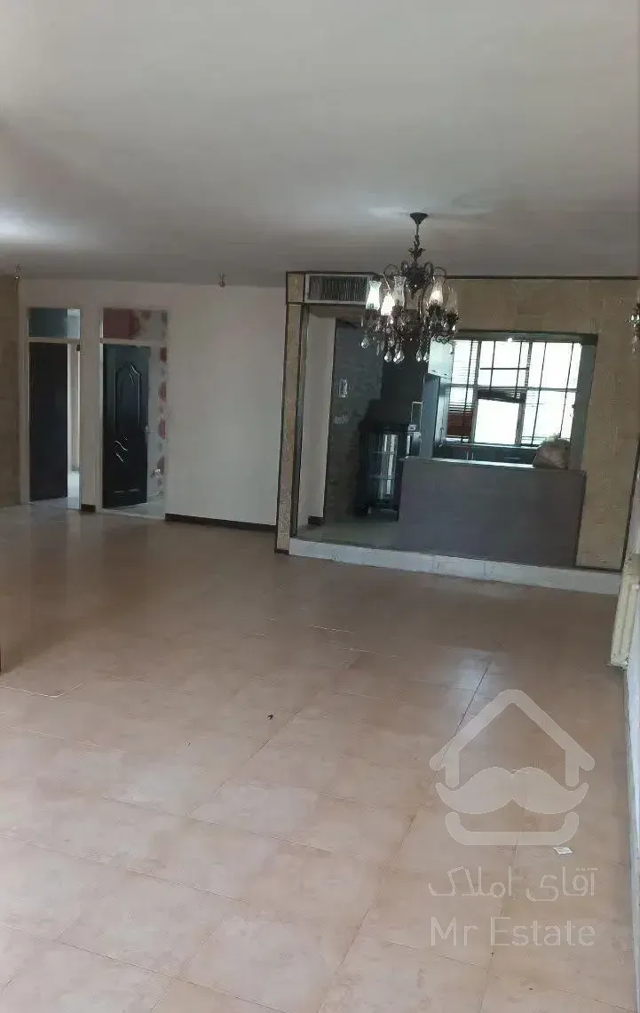 اجاره آپارتمان۱۴۰متری/طبقه یک/سه خواب/میدان انقلاب