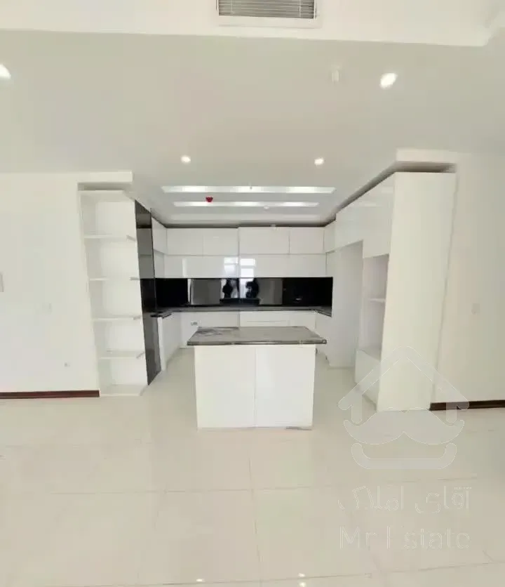 دریاچه چیتگر/۱۳۰متر/۳خواب/بتاجا/فول امکانات