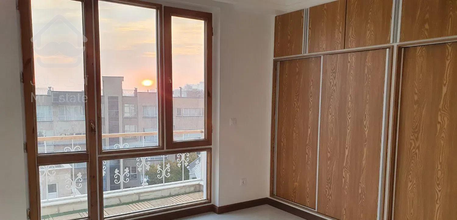 آپارتمان ۱۶۲ متری با ویوی کوه و کل تهران