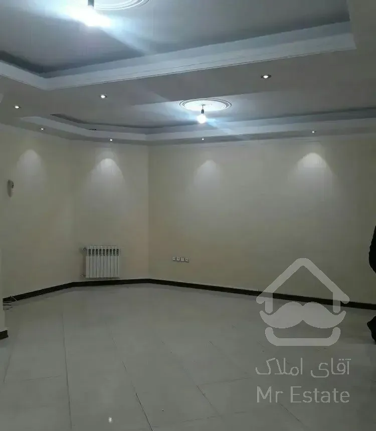 ۷۵ متر دو خواب - پارکینگ - انباری - آسانسور