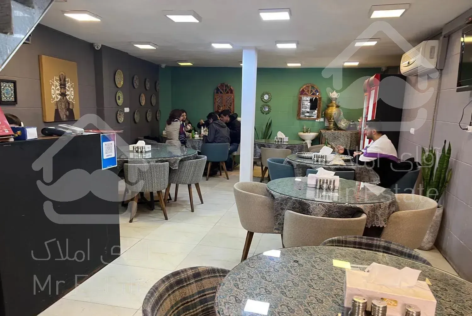 مغازه ۵۰ متری