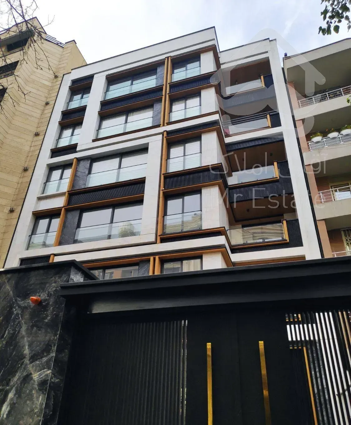 سعادت آباد ۱۹۲۰ متر مسکونی نوساز