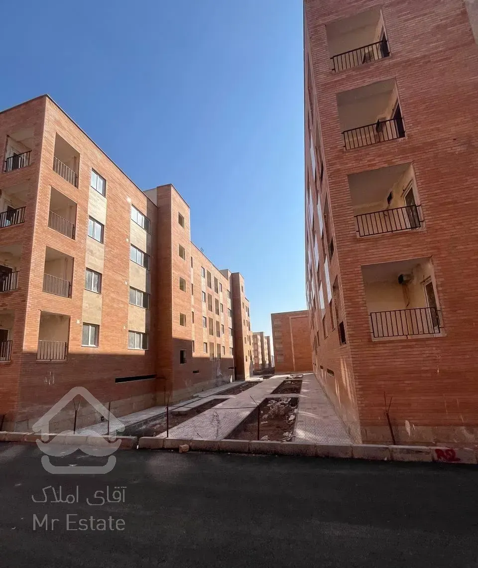 آپارتمان ۱۰۰ متری شمال فاز شش/ پارکینگ/نما سنگ