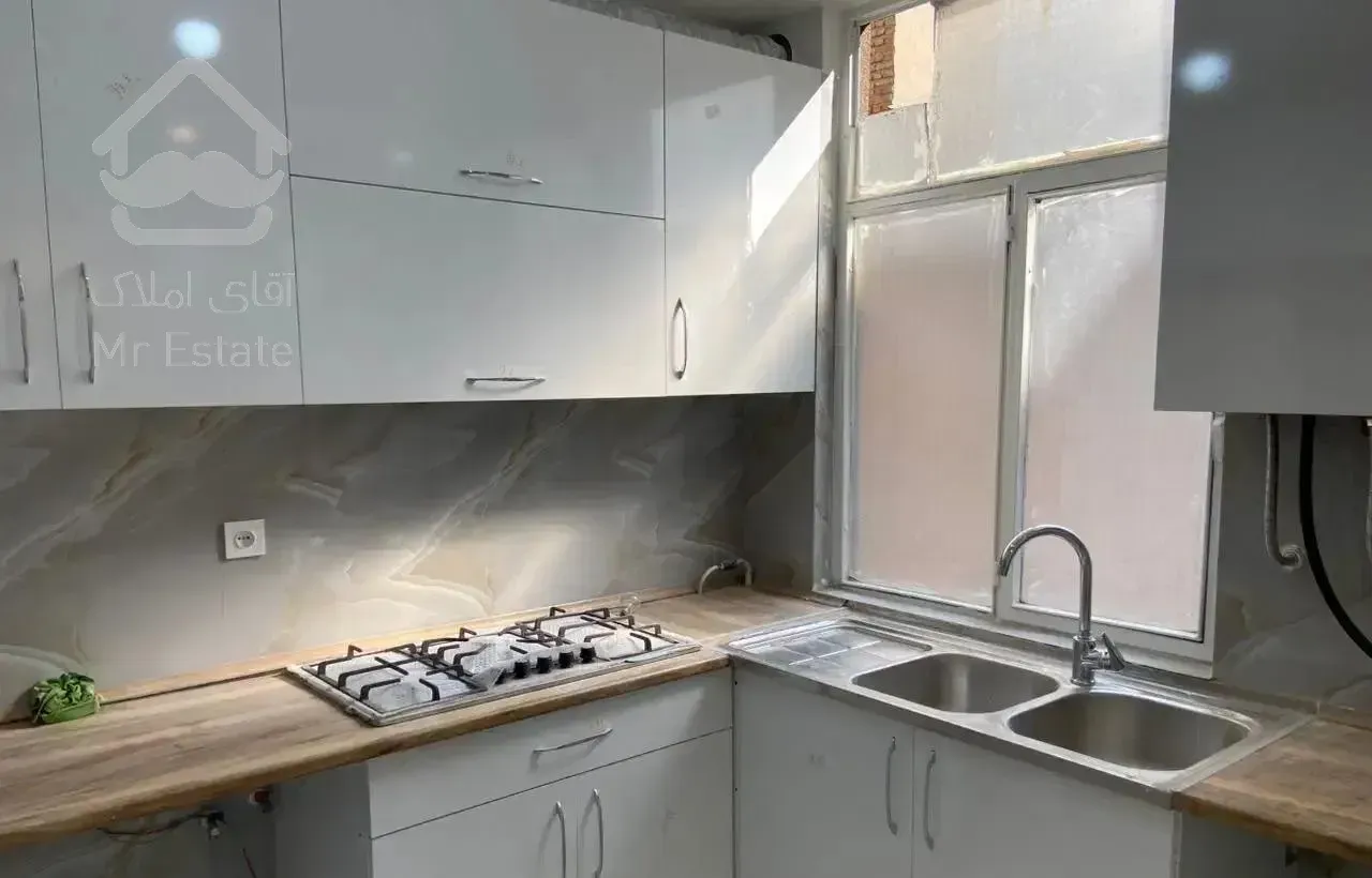 فروش ۴۸ متری شمشیری تک برگ