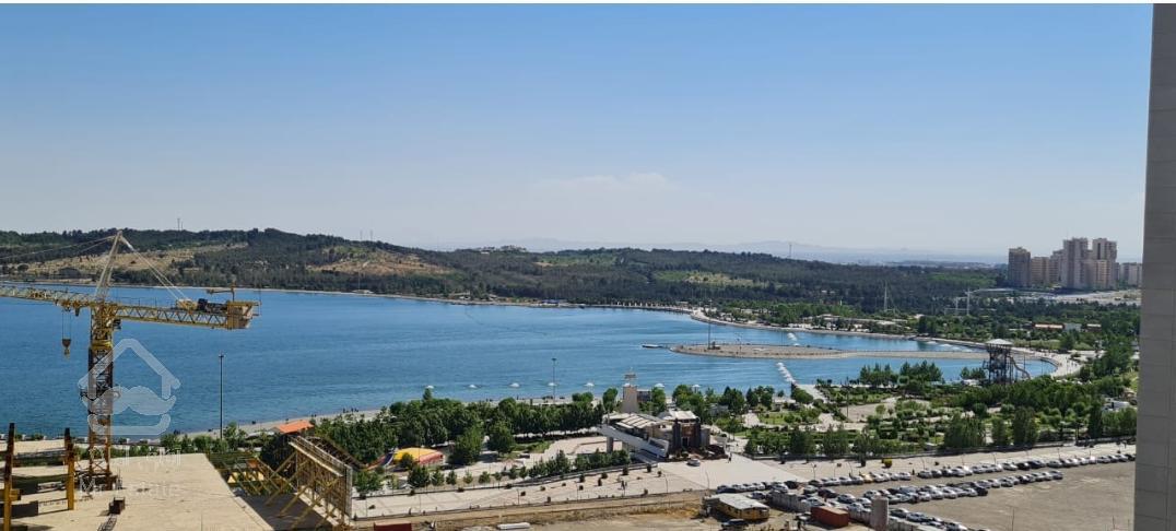 خرید آپارتمان ۱۳۳ متر سه خواب در برج برند منطقه ۲۲ دریاچه چیتگر