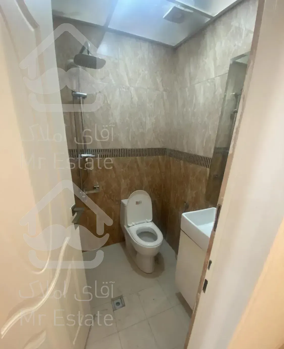 آپارتمان۷۹متر ۲خواب سال ۹۷ با روف گاردن و لابی