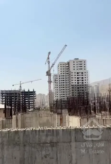 آپارتمان ۷۵متری/دریاچه چیتگر / اردستانی / وام‌دار