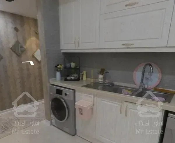 آموزگار111متری(سنددار)طبقه3/بدون مشابه/صفر