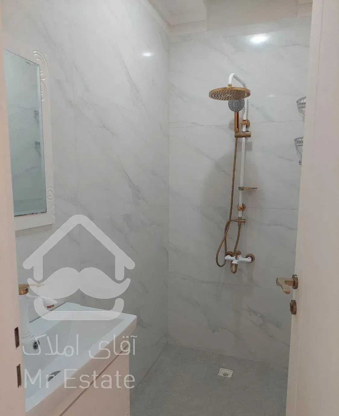 آپارتمان/فول امکانات/دبستان