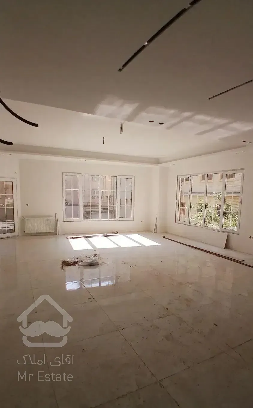 تک واحدی۱۶۵متری۳خواب برند ساز فول امکانات۸دی