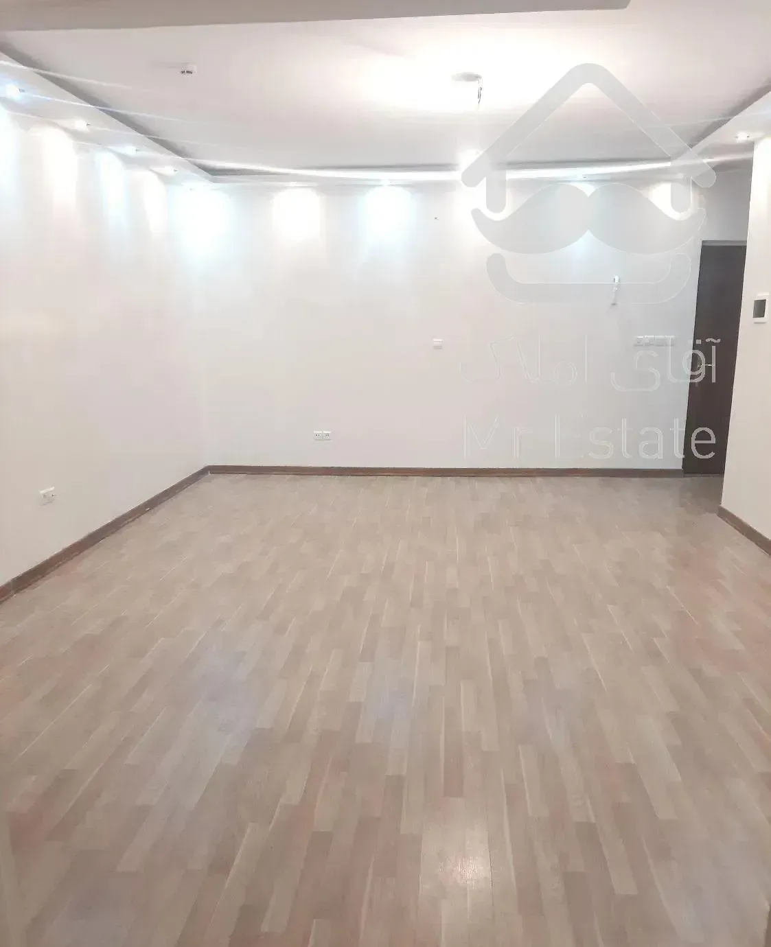 آپارتمان پونک ( شاهین شمالی ) ، ۷۱متر