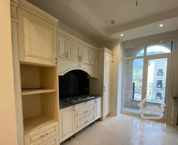 آپارتمان خوش نقشه ۱۶۰ متری