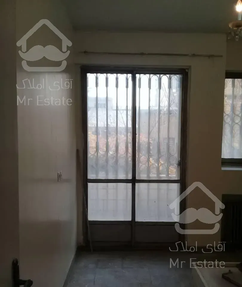 ۱۴۰متر با۲۰۰متر حیاط