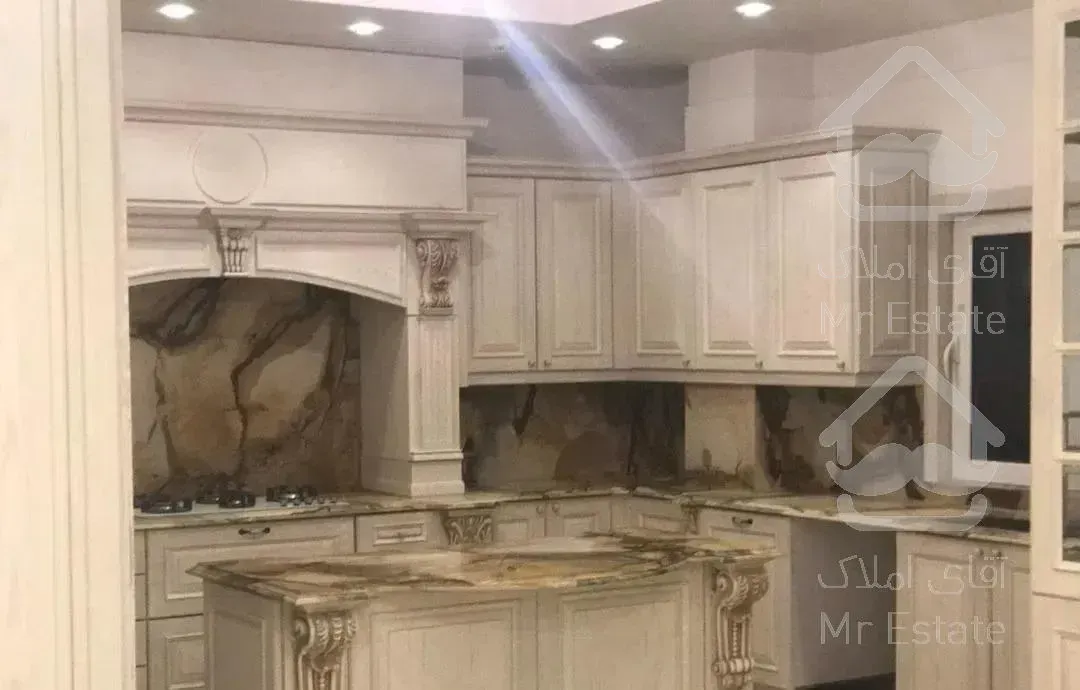 ۲۱۰متر تک واحدی طبقه آخر فول مشاعات