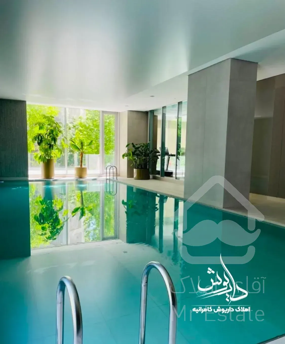 نیاوران/۱۸۰متر/رو به آفتاب/ مشاعات آبی فعال