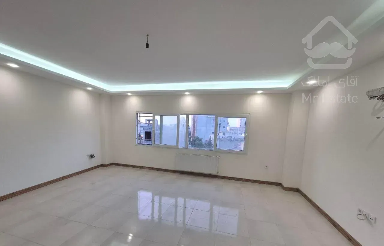 آپارتمان ۱۳۸ متر خ آزادی باسندتکبرگ محمودآباد