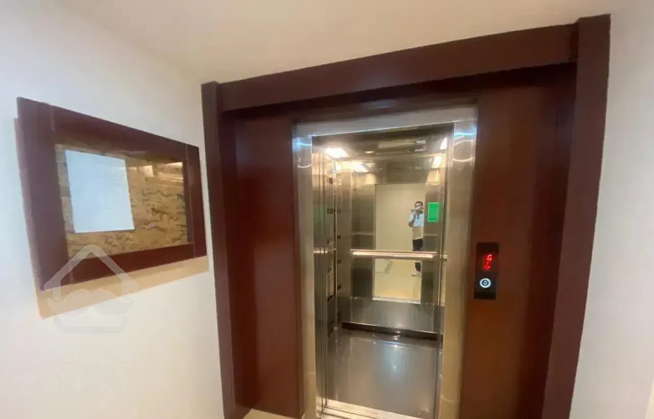 ۱۴۰متر،دو پارکینگ و انباری