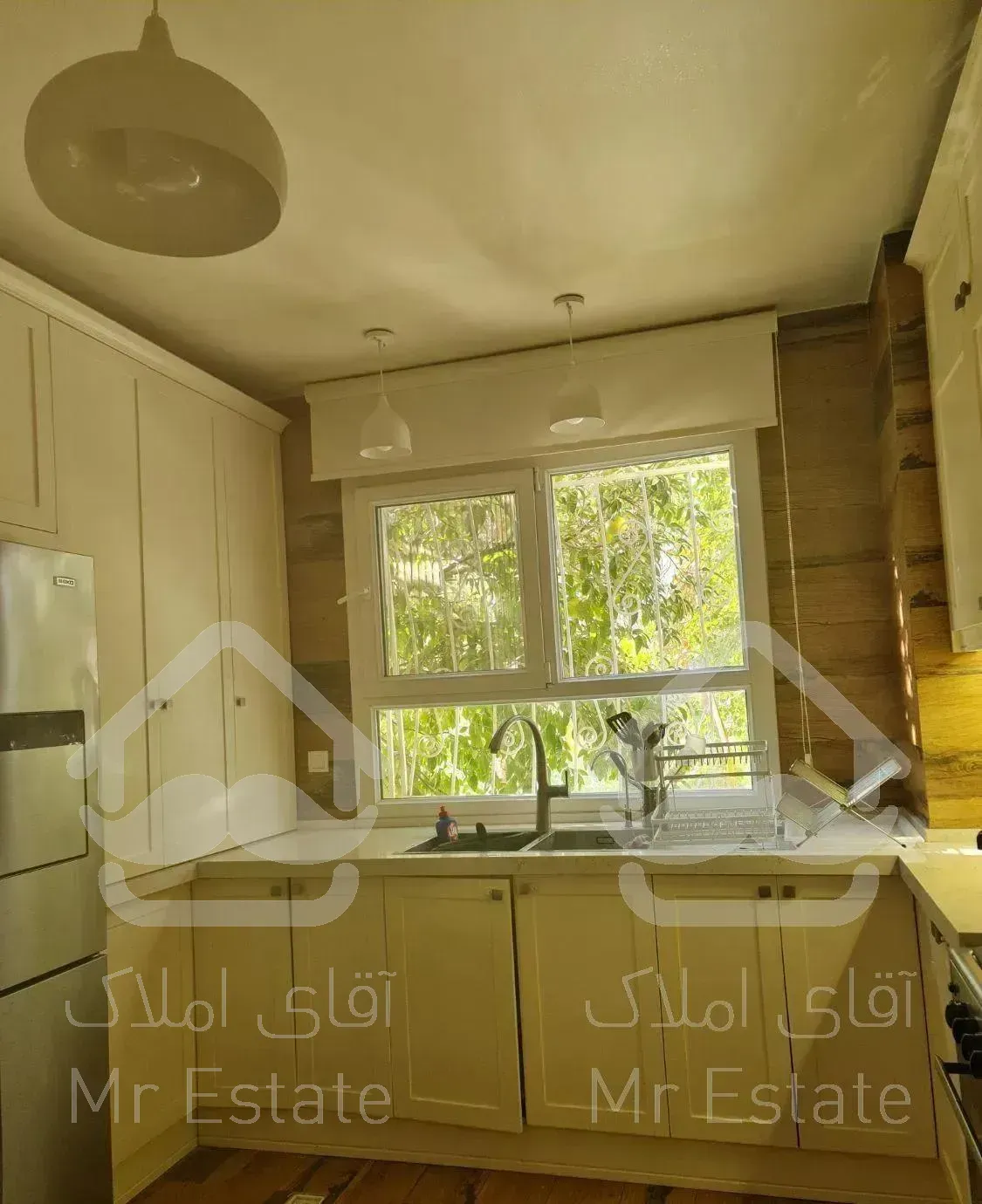 آپارتمان ۱۳۰ متری