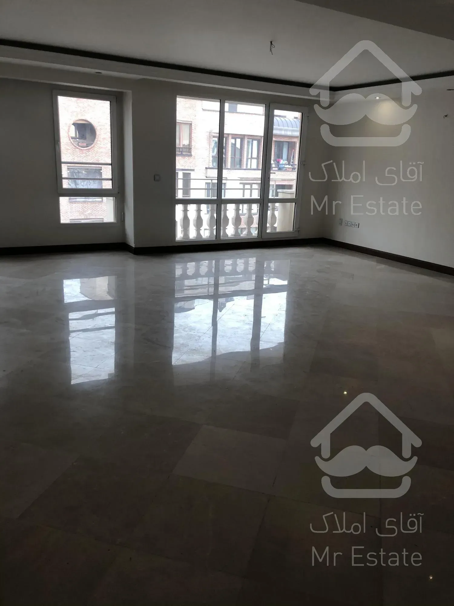 رهن و اجاره آپارتمان ۲۱۵ متری ۴ خوابه نیاوران