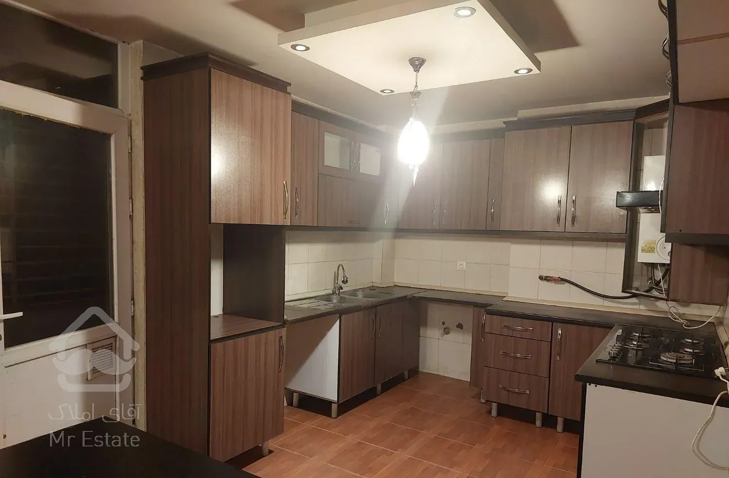 آپارتمان ۳خوابه تک واحدی میدان معلم