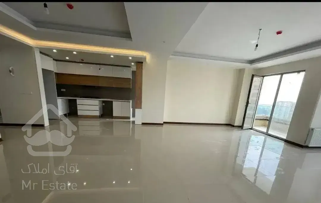 کوهک شرقی /۱۳۰متر/۳خواب/۲پارکینگ/کلید نخورده