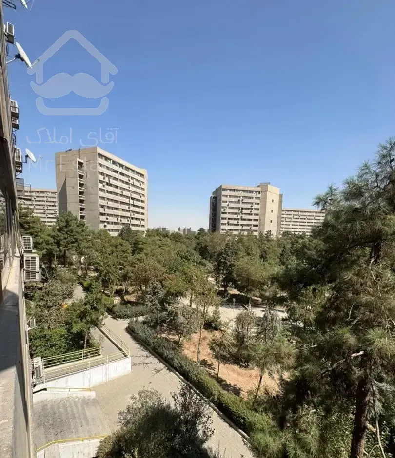 ۱۴۱ متری بالای ورزشگاه