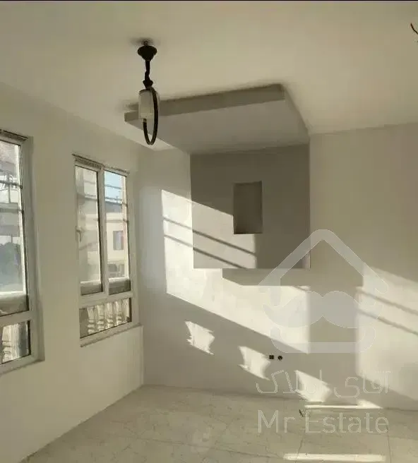 ۱۳۰ متر آپارتمان/تخلیه/شیک و تمیز/اول اندیشه